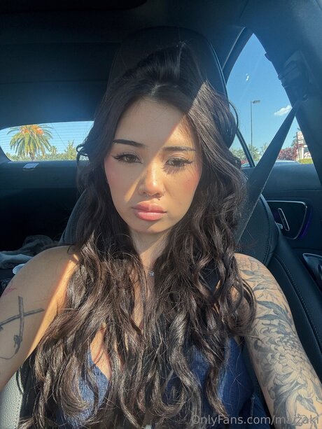 Carrotscake model beautiful pic