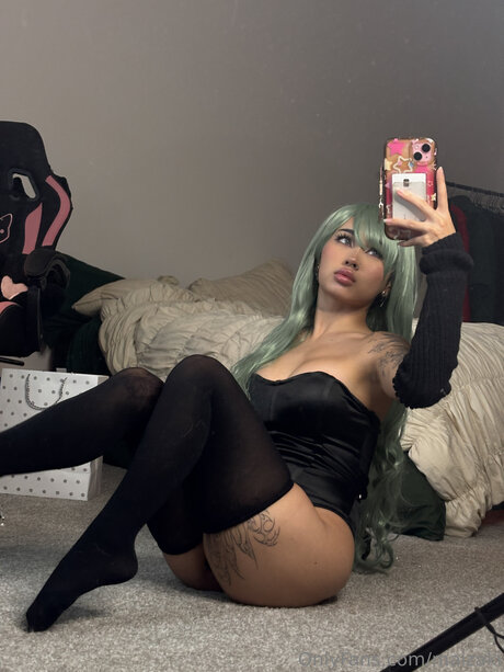 Carrotscake art actress picture