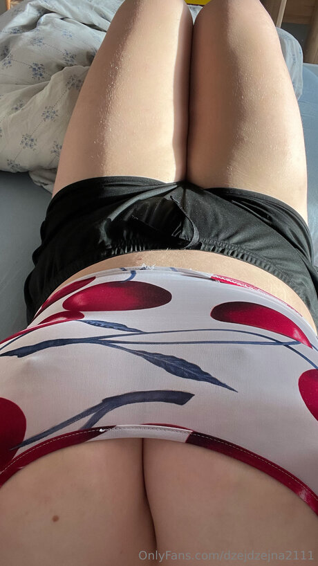 Dzejdzejna2111 naked model pic