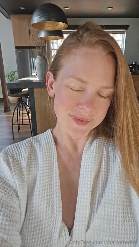 Charlottedoe nice actress pictures