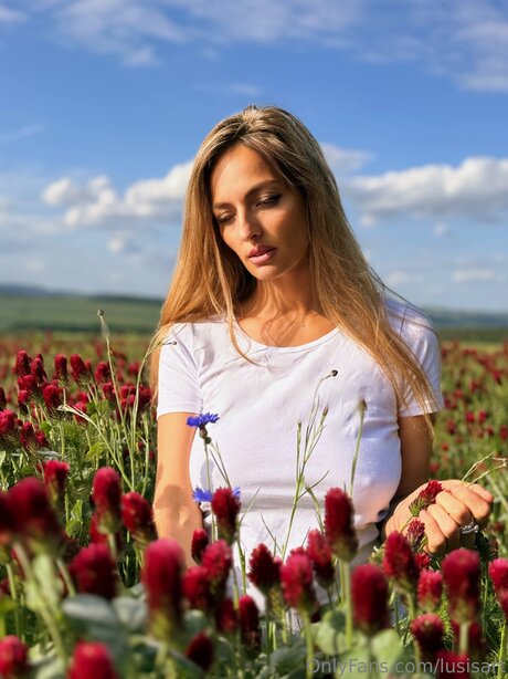 Lusisart model hot picture