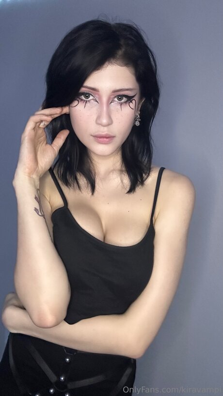 Kiravampi hd pornstar img