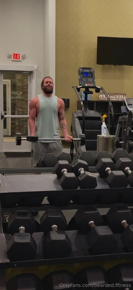 Bearded Fitness pornographic model pic