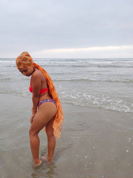 A4uari Ana pretty model gallery