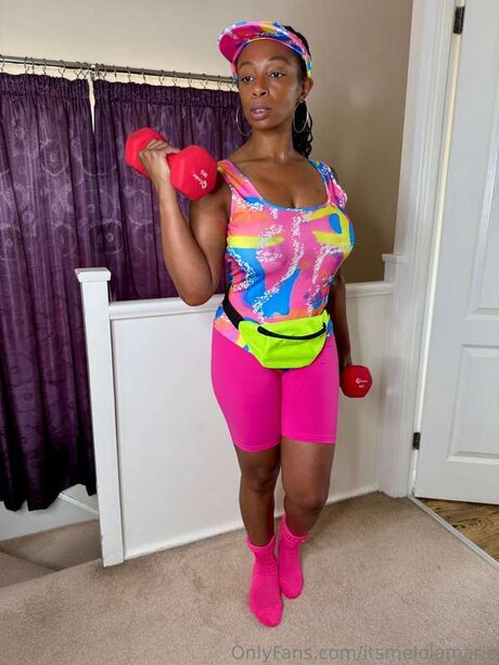 Itsmelolamarie model hd pictures