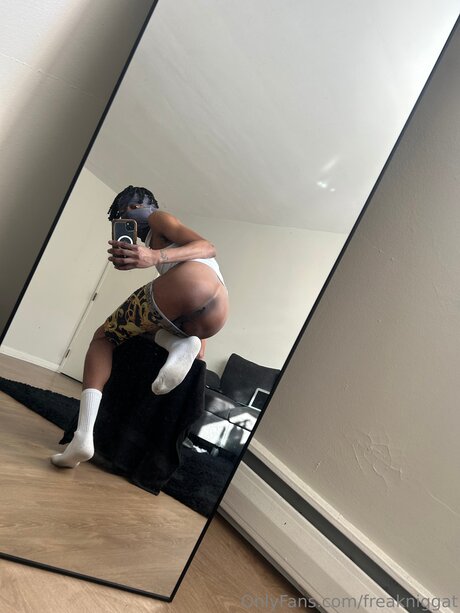 Freakniggat star adult photos