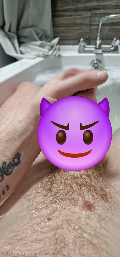 Bigdickmikey1 nude star image