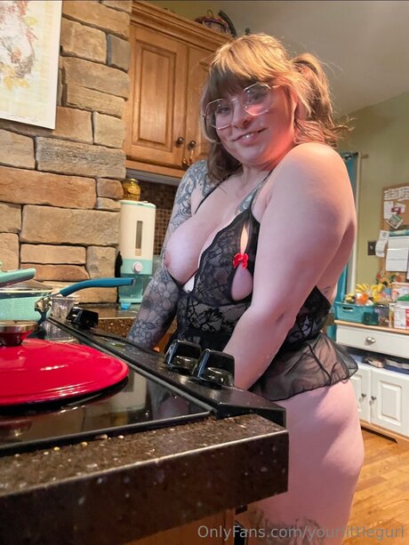 Yourlittlegurl hot star img