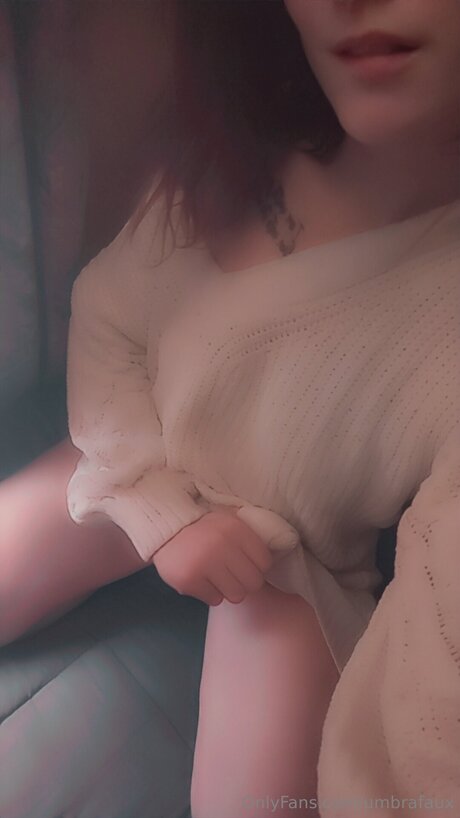 Umbrafaux free model picture