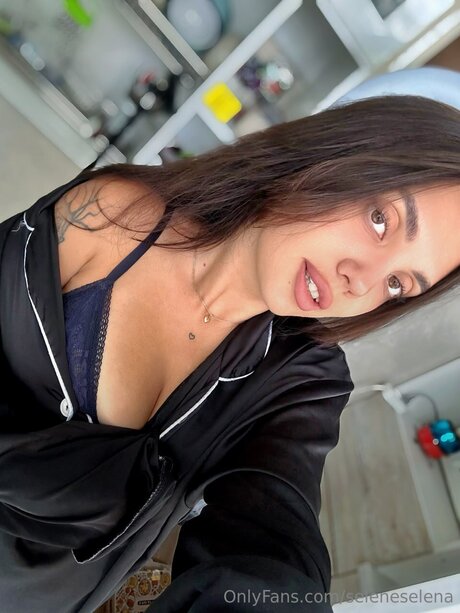 Seleneselena nice pornstar image