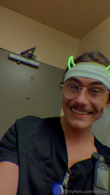 Illdylan pornstar naked images