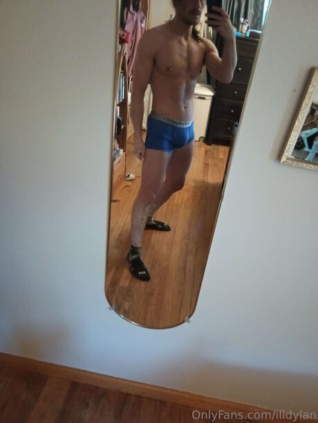 Illdylan pornstar nude photos