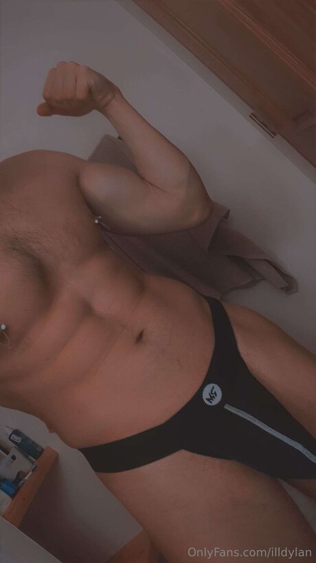 Illdylan naked star pictures