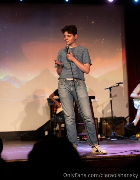 Carsonolshansky nude model img