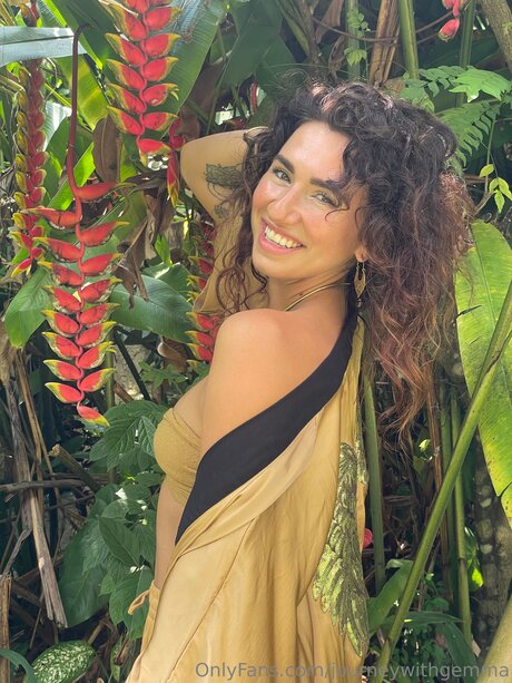 Journeywithgemma model high quality pic