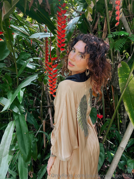 Journeywithgemma pornstar sexy picture