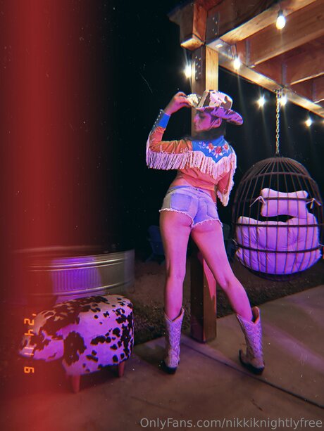 Nikkiknightlyfree star exclusive photos
