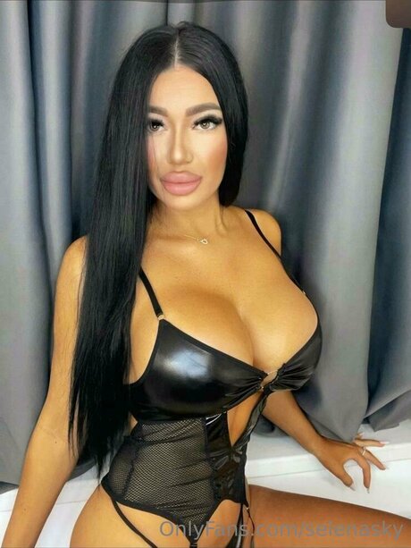 Selenasky star exclusive pictures