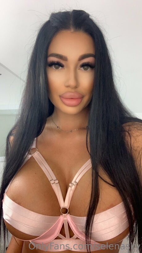 Selenasky naked model img