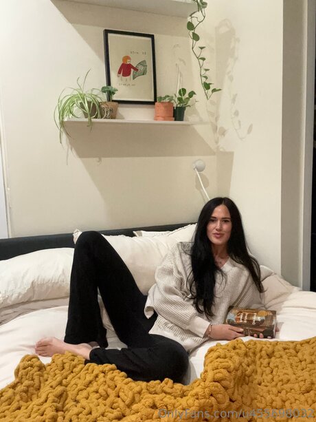 Asmrwitholivia beautiful star pictures