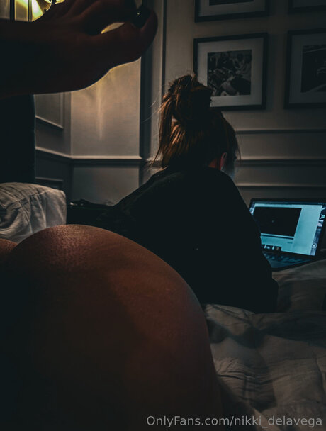 Nikki Delavega star top images