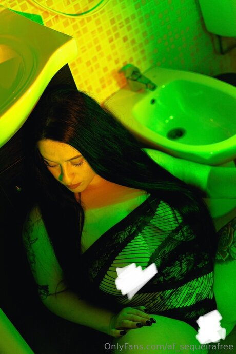 Af Sequeirafree art actress pic