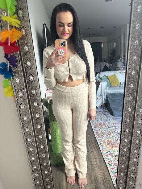 Ughughughx3 pretty model pics