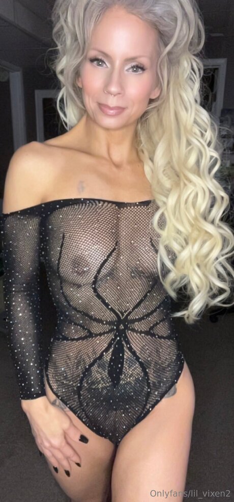 Lil Vixen2 sexy pornstar images