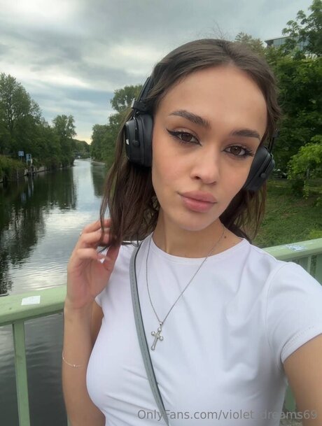 Violet Dreams69 sex actress img