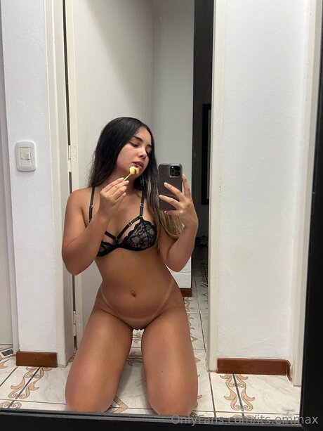 Its Emmax exclusive star photos