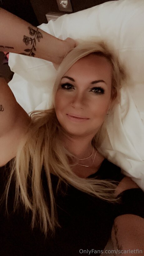 Scarletfin art model pics