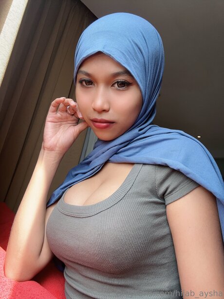 Hijab Aysha free model img