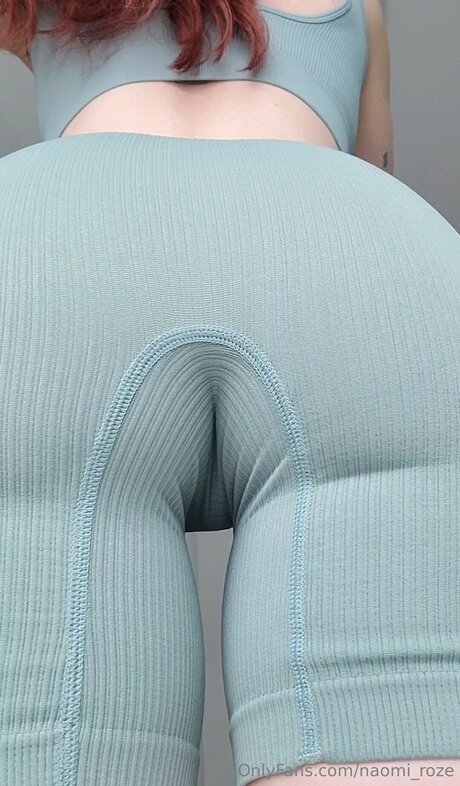 Naomi Roze model naked image