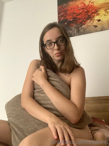 Miasins art actress pictures