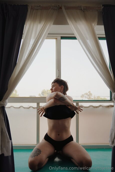 Welcometojessie model pretty image