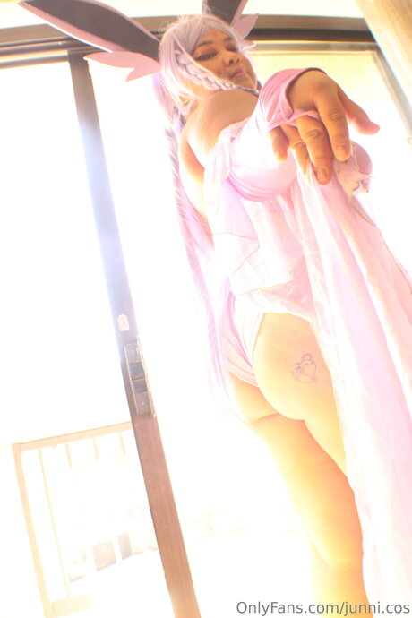 J Junni I star high quality image