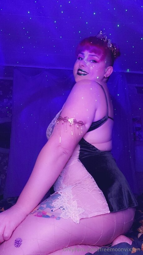 Freemoonvixxen pornographic star picture