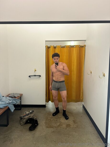 Thiccboirob nude star image