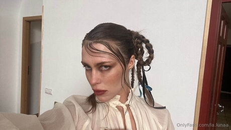 La Lunaa nudes model pictures