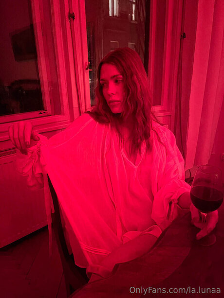 La Lunaa top actress images