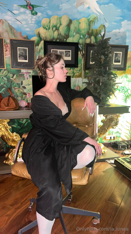 La Lunaa exclusive actress galleries