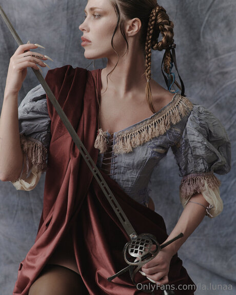 La Lunaa naked pornstar pic