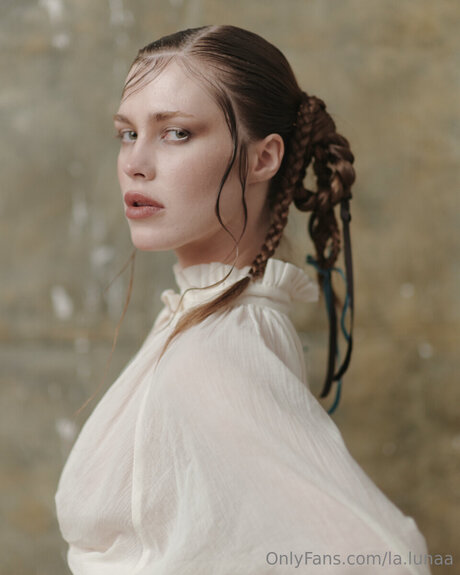 La Lunaa star top pictures