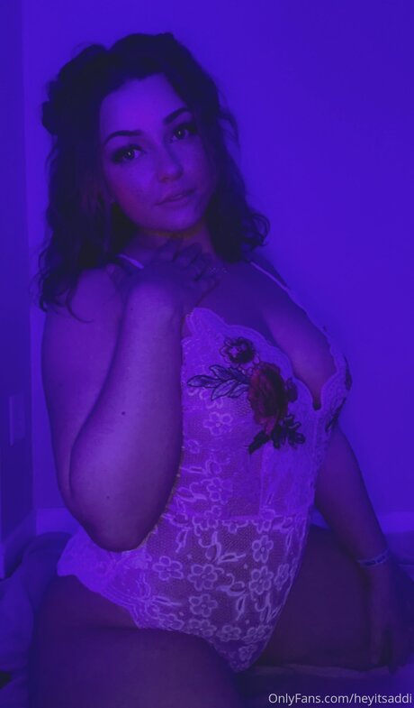 Heyitsaddi sexy star img