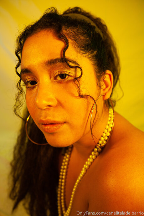 Canelitaladelbarrio free model picture