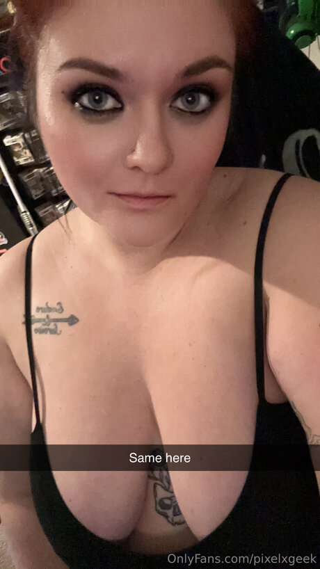 Pixelxgeek pretty actress photo