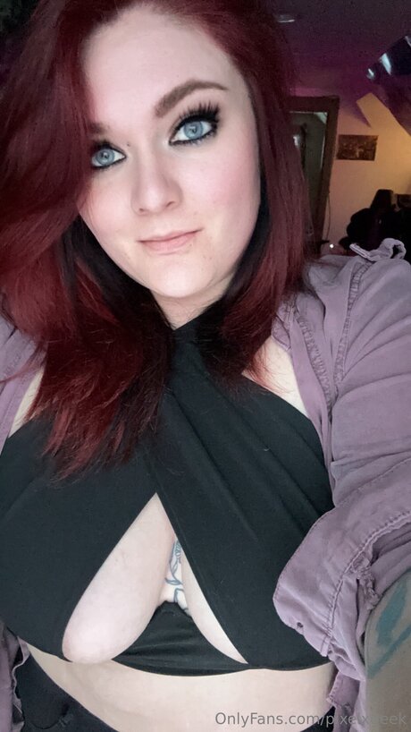 Pixelxgeek nude actress picture