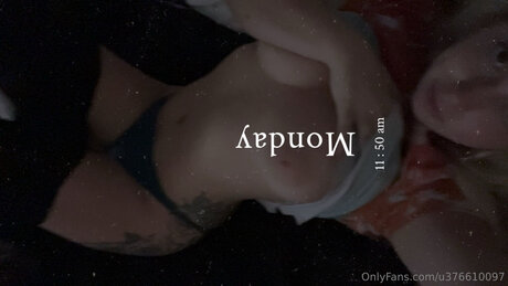 U376610097 nice pornstar img