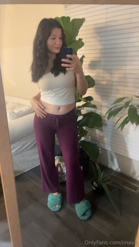 Imava model best picture