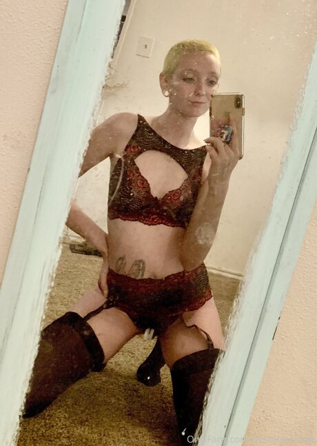 Freshkiiwii Free model pornographic photos